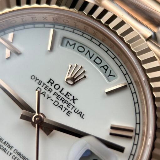 [Superclone] Rolex Day-Date 40mm White Dial President 228235 view 4