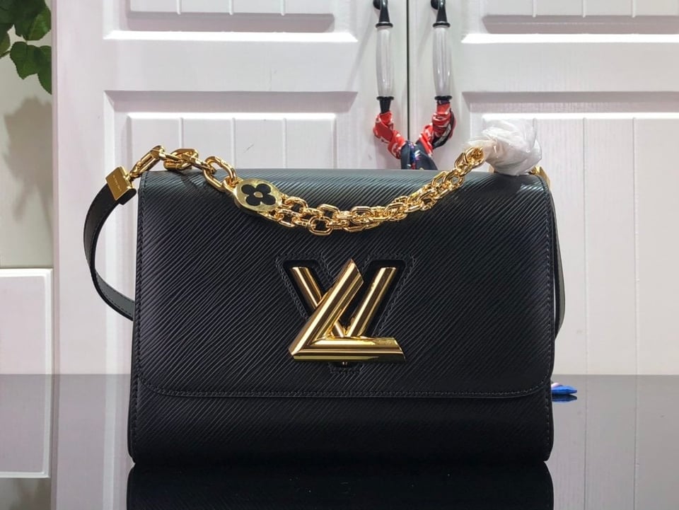 Louis Vuitton Twist Pm 19Cm Black Bag view 3