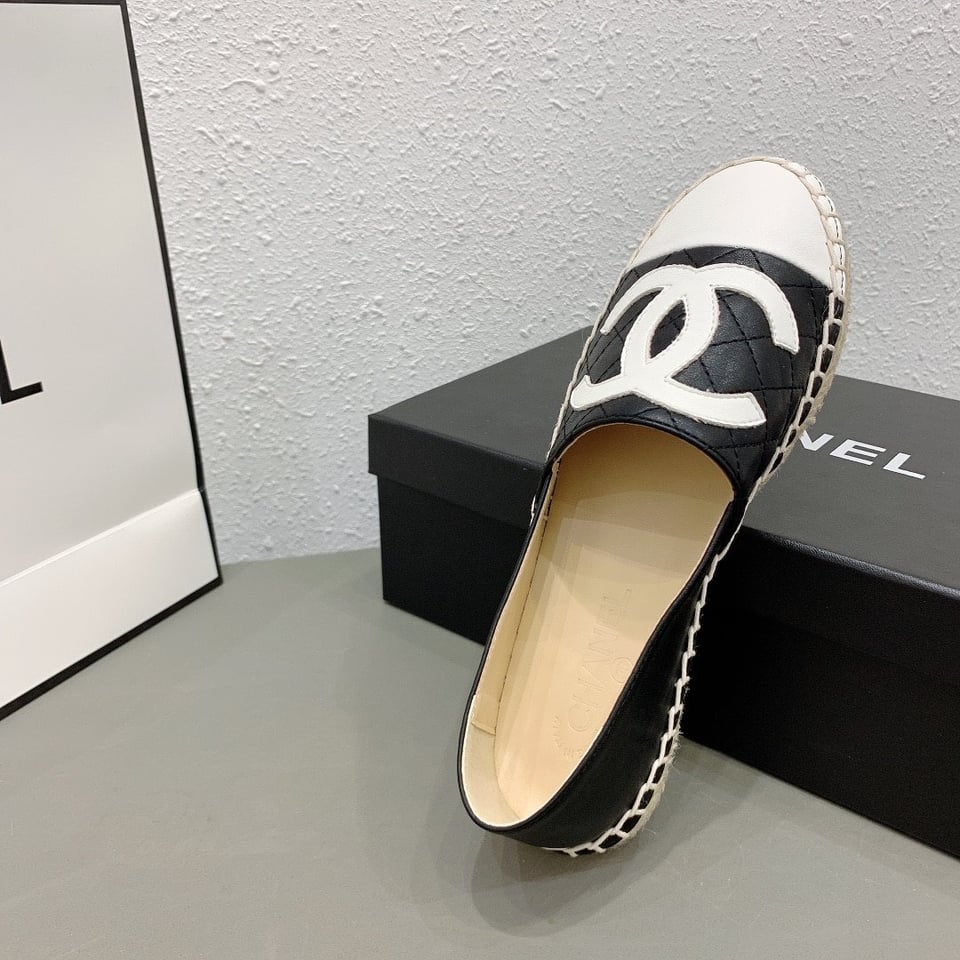 Chanel Cc Espadrilles Slip On White Black view 6
