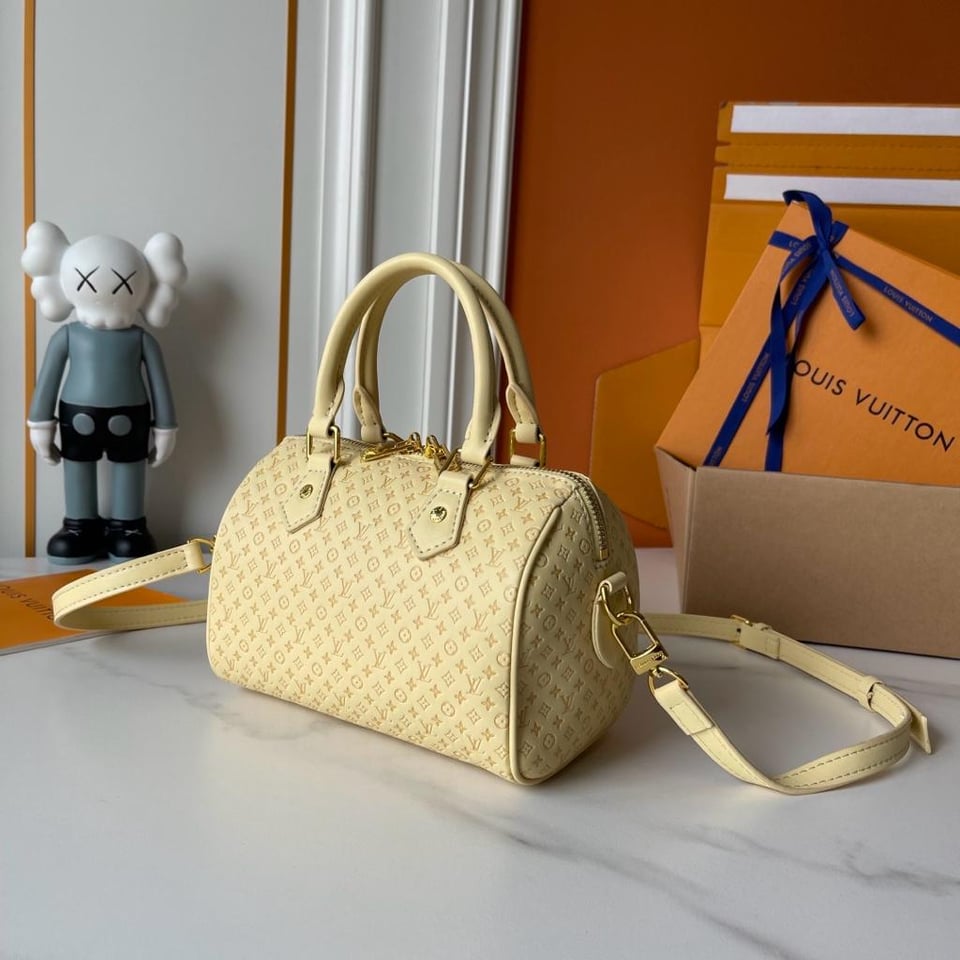Louis Vuitton Speedy Bandoulière 20 Bag M29494 view 4