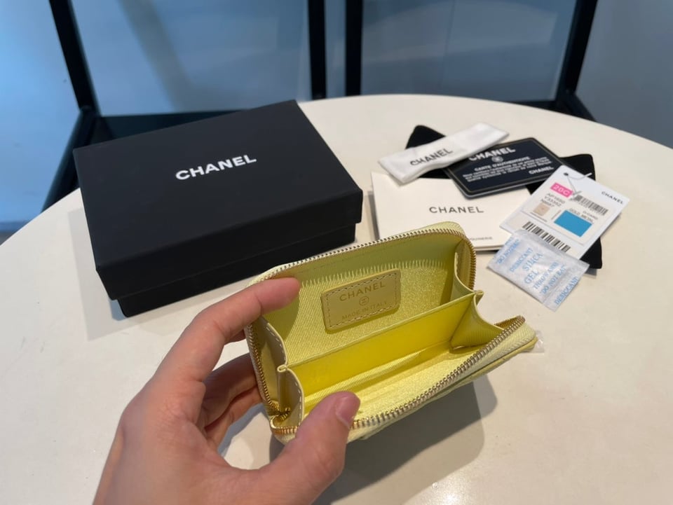 Chanel Zipped Coin Purse 11 Yellow Grained Calfskin view 9