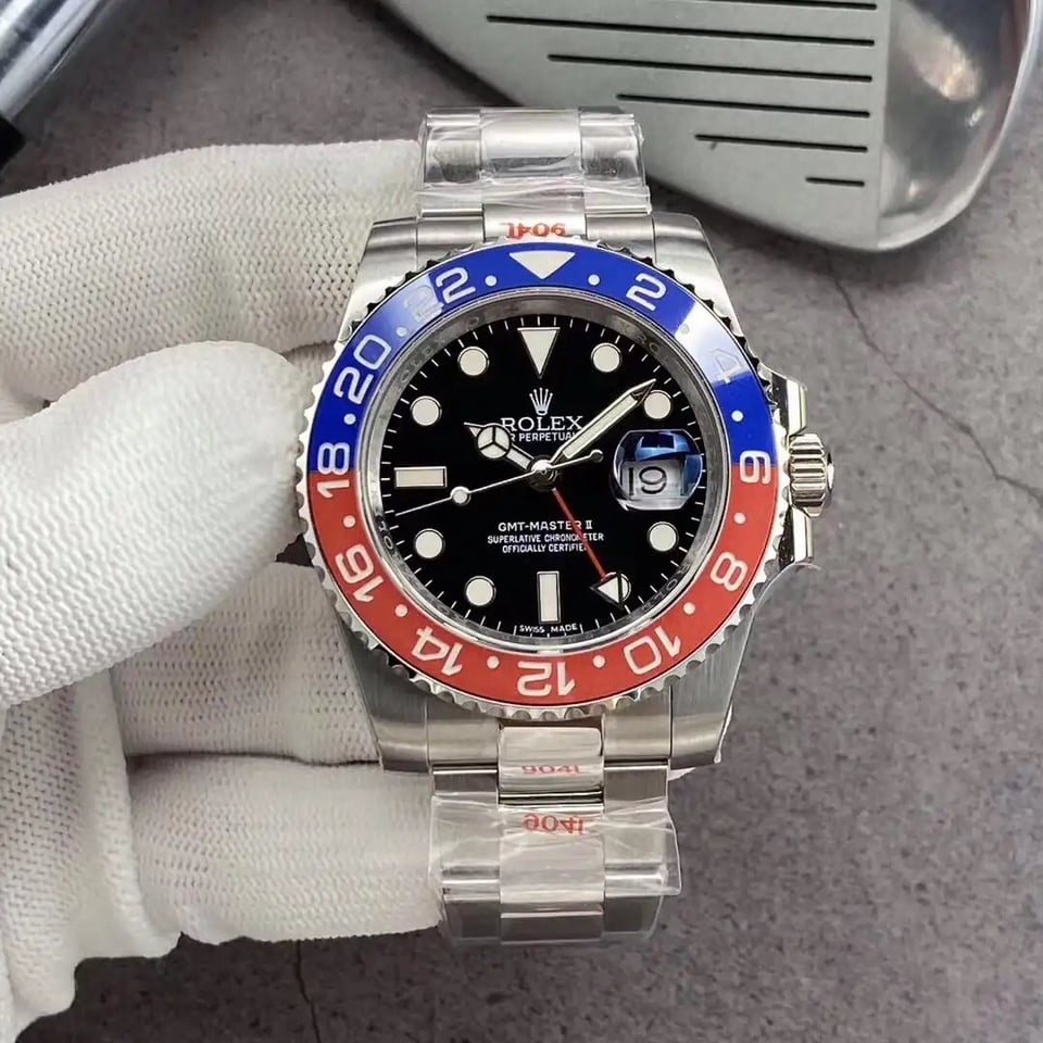 Rolex GMT-Master II 40mm 126710BLRO “Pepsi” Oyster view 3