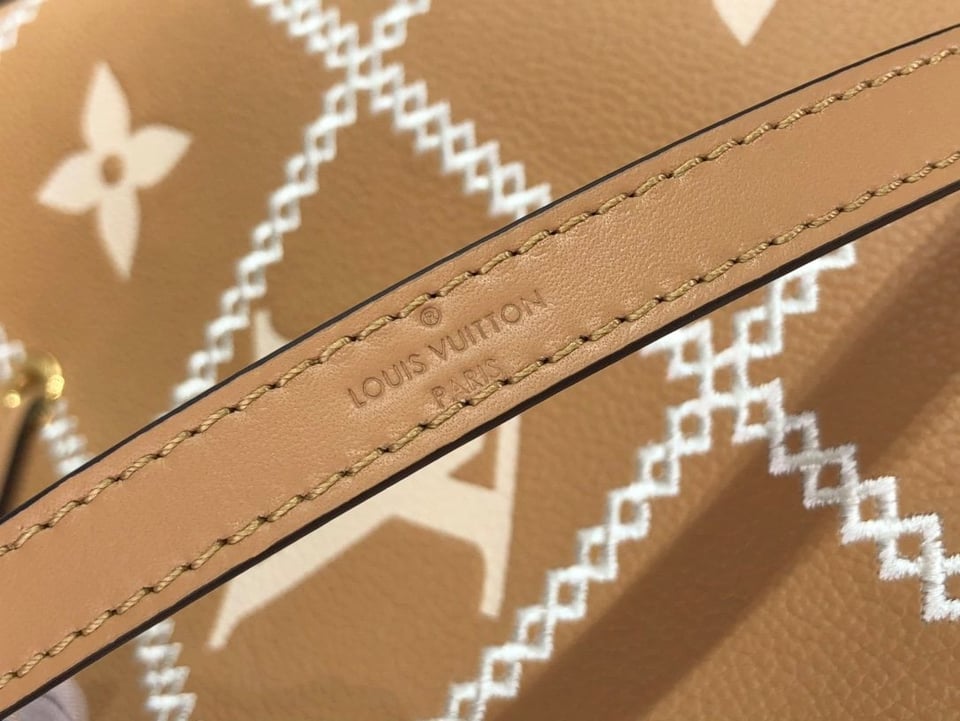 Louis Vuitton N Ono Mm 26Cm Arizona Brown view 9