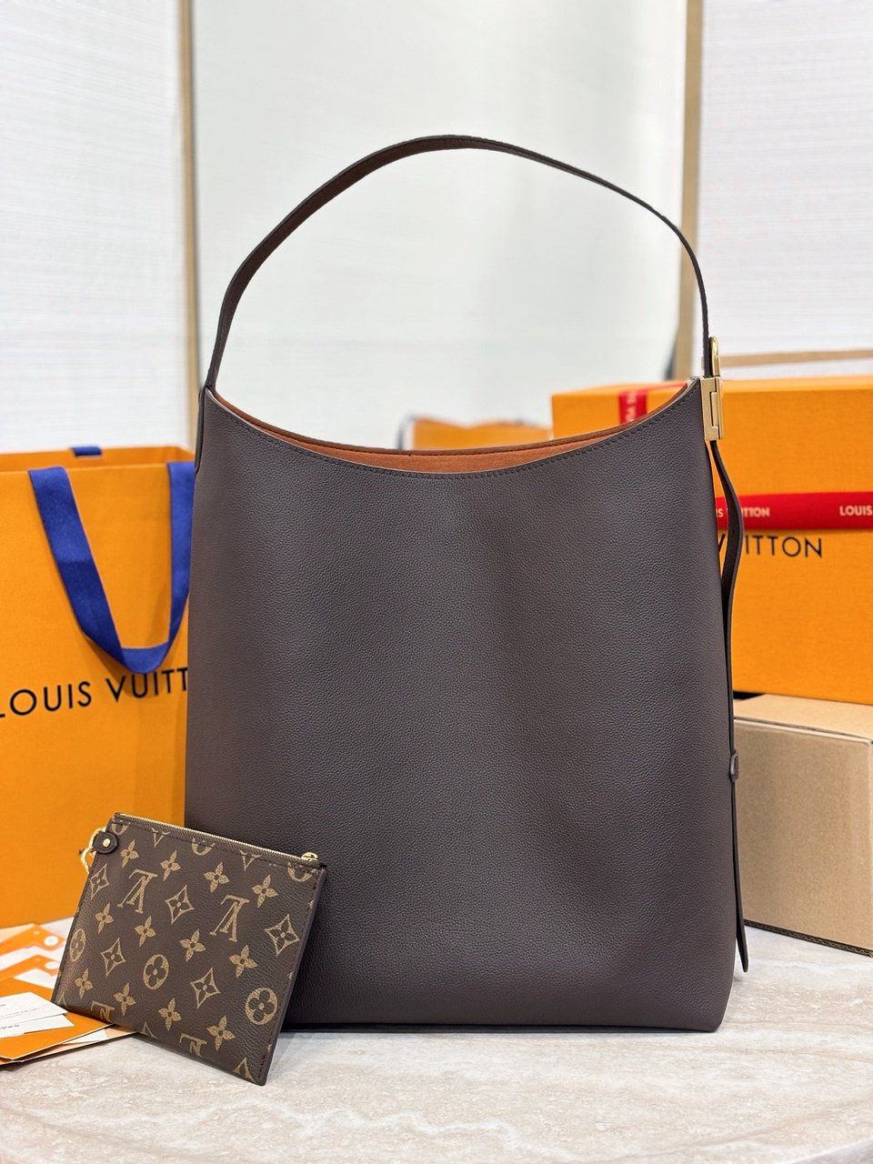 Louis Vuitton Low Key Hobo MM 35cm/ 13.8in view 3