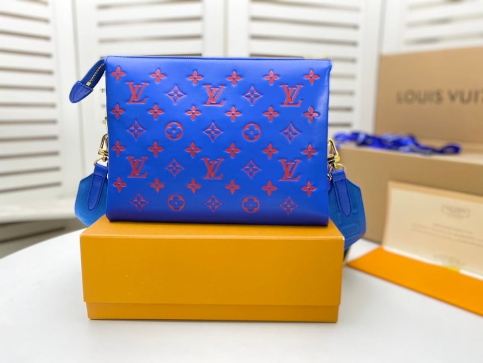 Louis Vuitton Coussin Blue Red 26Cm view 6