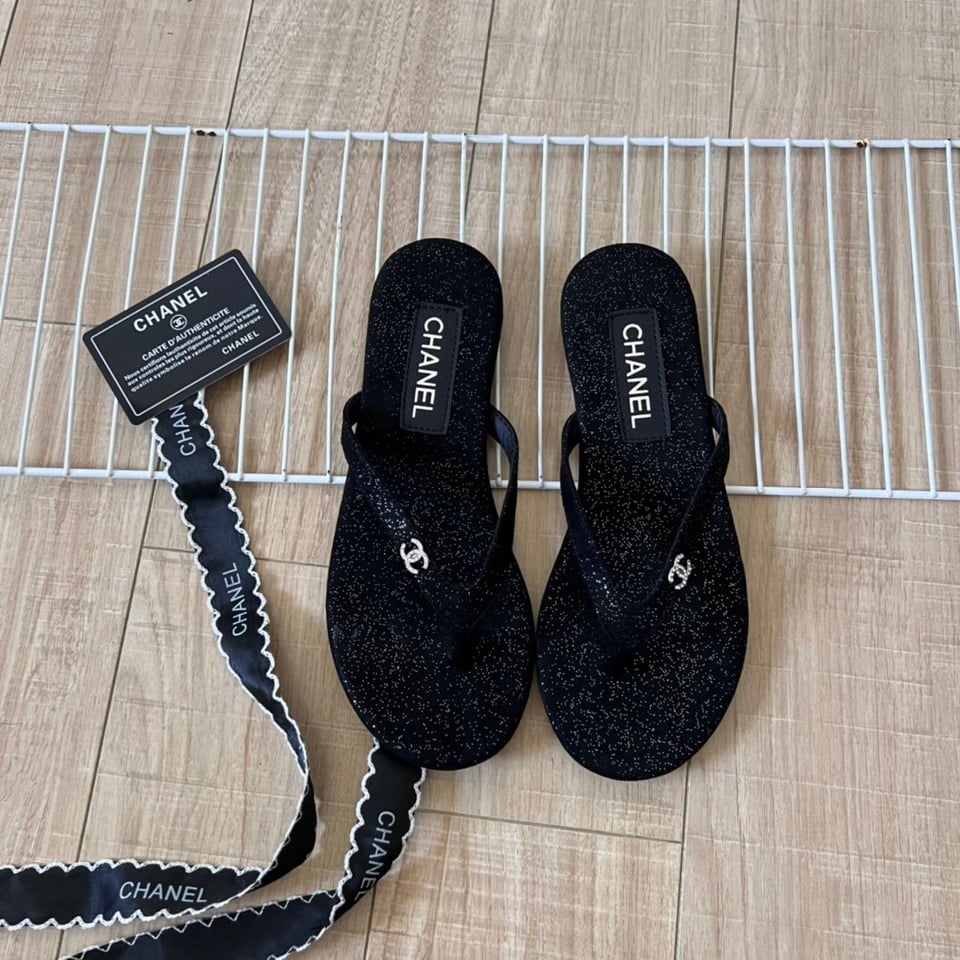 Chanel Thongs Purl Fabric With Silver Cc Logo In Black view 7