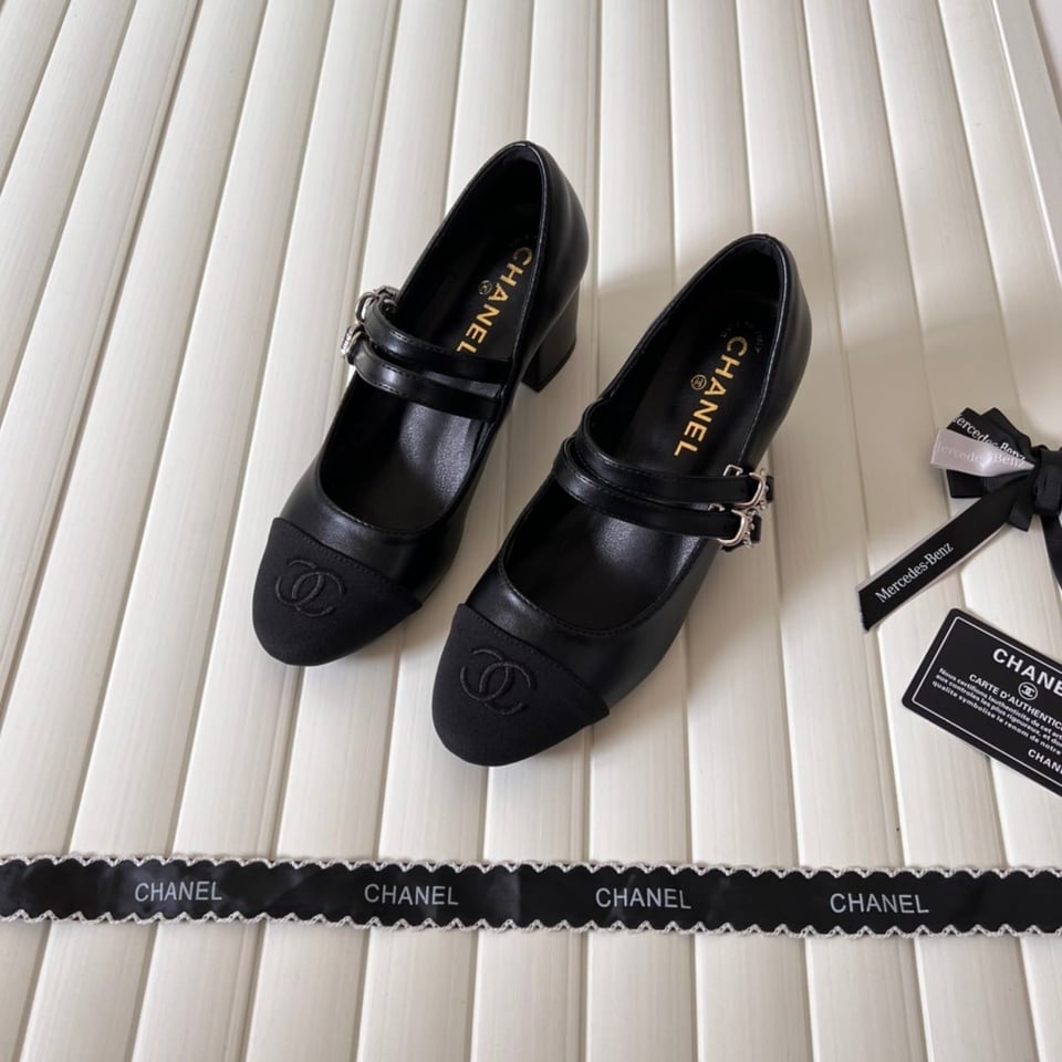 Chanel Mary Janes And Grosgrain Black G45696 B16524 Nx492 view 3