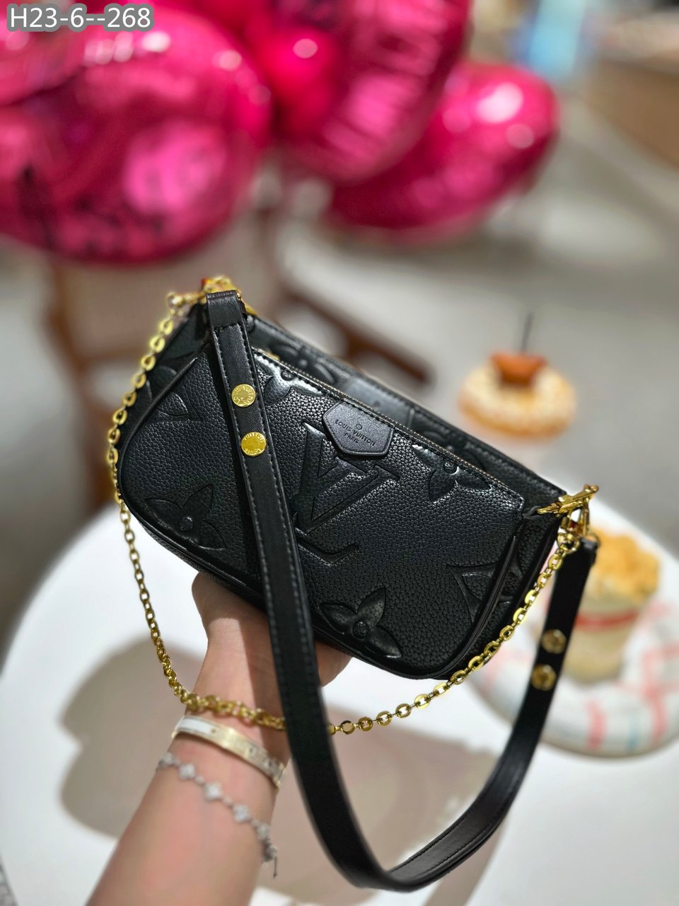 Louis Vuitton Multi Pochette Accessoires Black 23Cm view 6