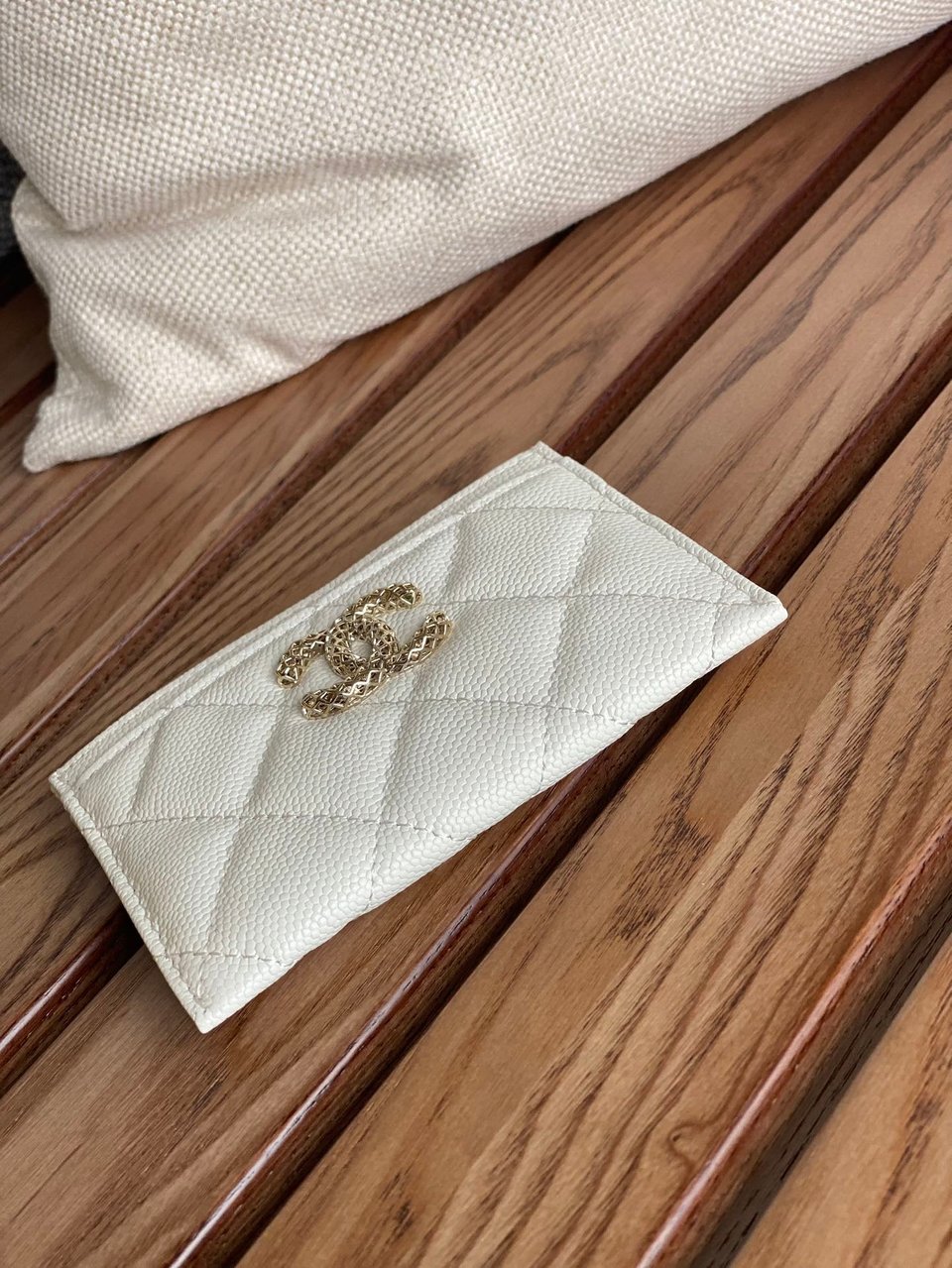 Chanel Card Holder 10Cm White Caviar view 9