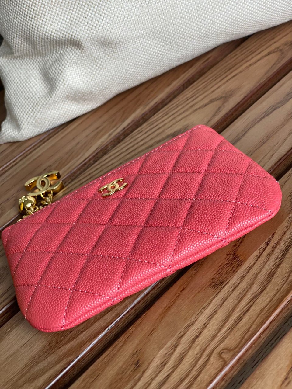 Chanel Zipped Wallet 14Cm Light Red Caviar Gold Hardware view 3