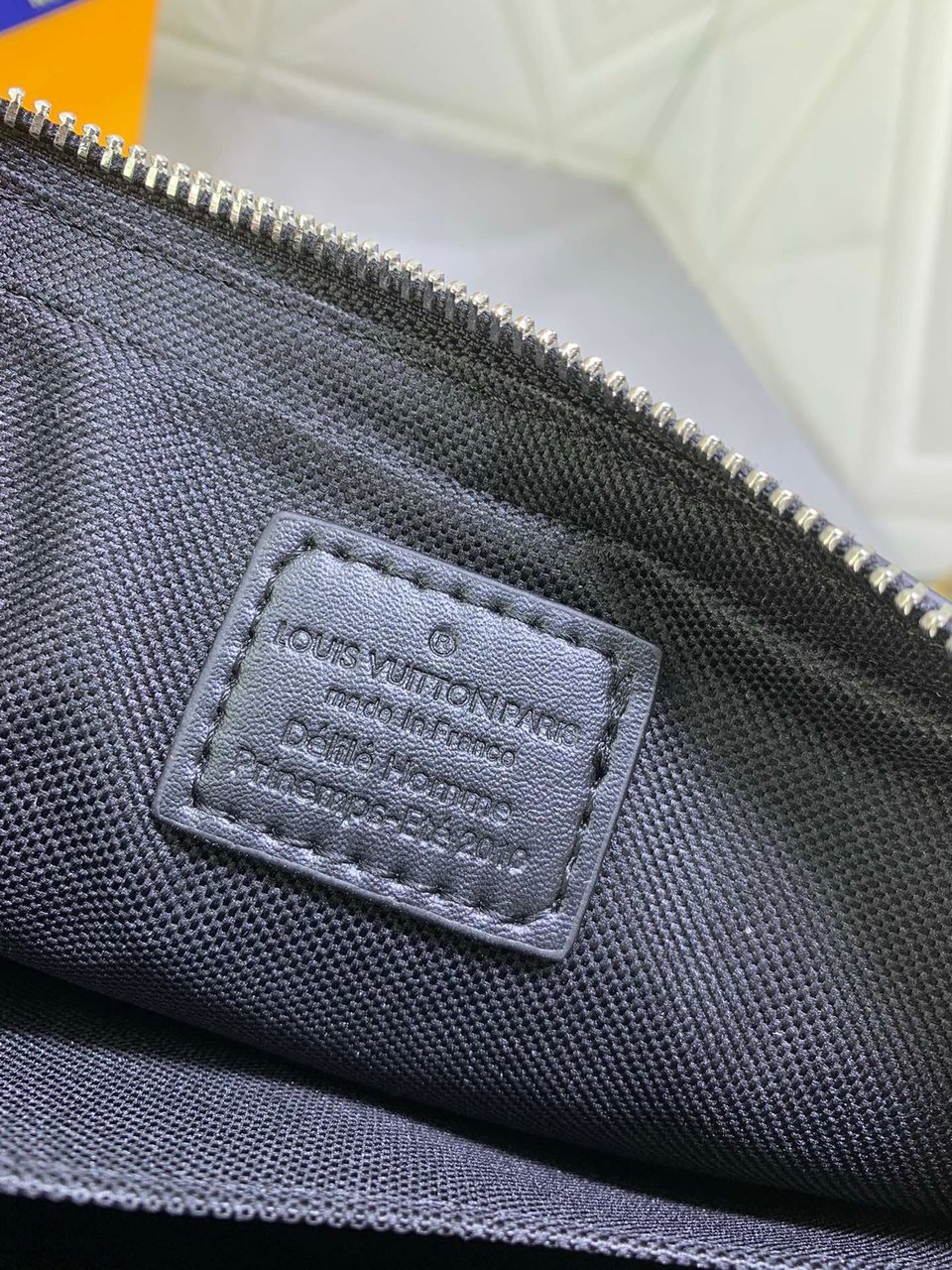 Louis Vuitton Trio Messenger Bag Damier Canvas Black 25Cm N50017 view 4