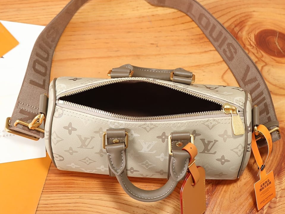 Louis Vuitton Keepall Bandoulière Bag 25cm/9.8in Sand Beige Monogram M29272 view 8