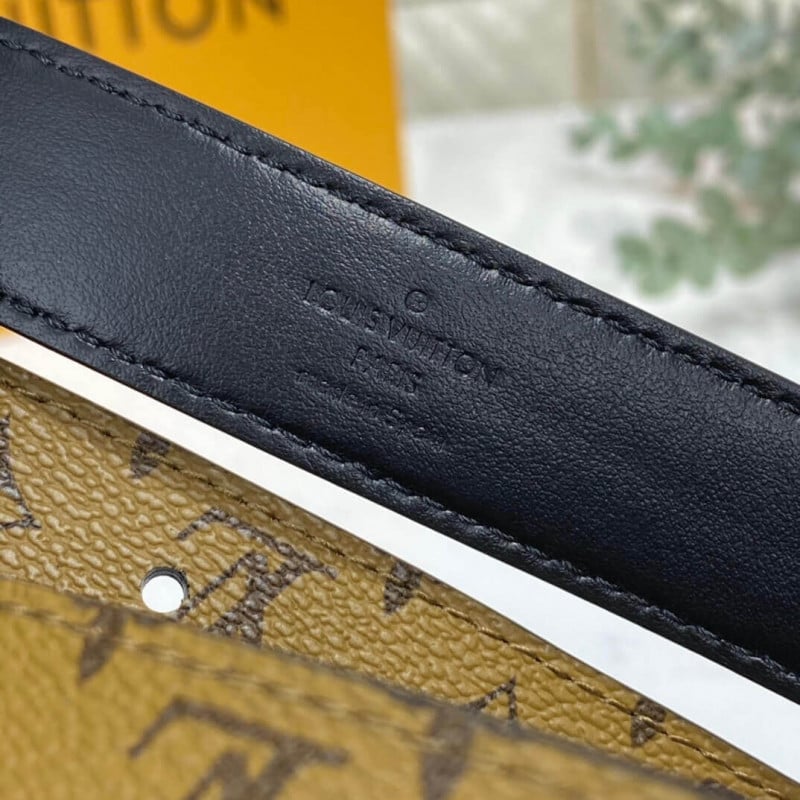 Louis Vuitton LV Initiales 25mm Belt M0296X view 8