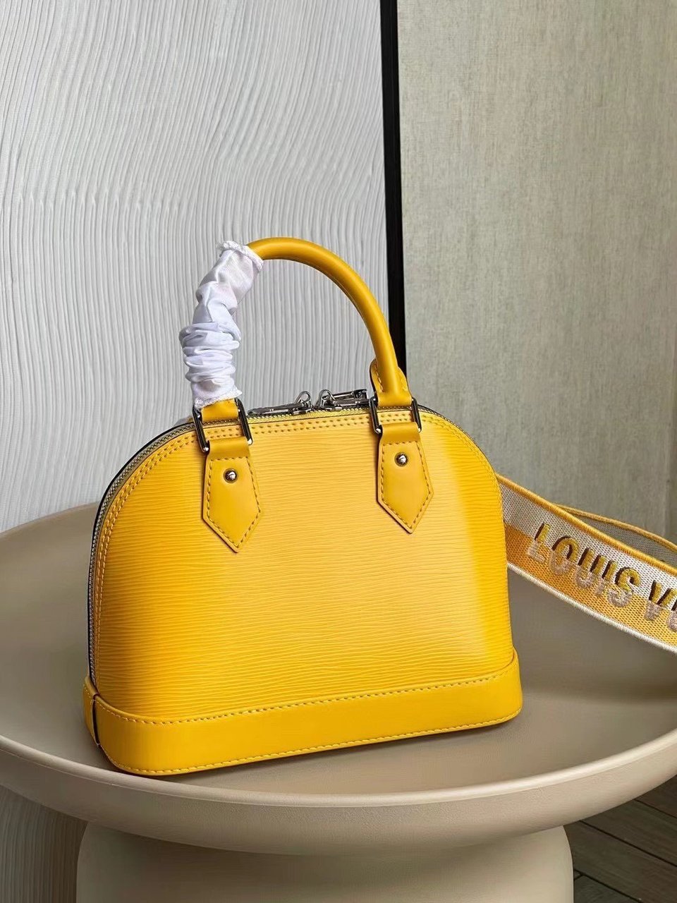 Louis Vuitton Alma Bb 23Cm Sunflower Yellow view 7