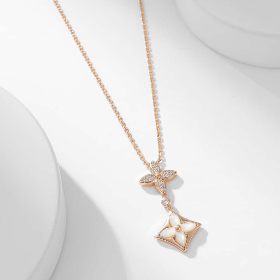Louis Vuitton Color Blossom Double Star Necklace Q94676 view 3