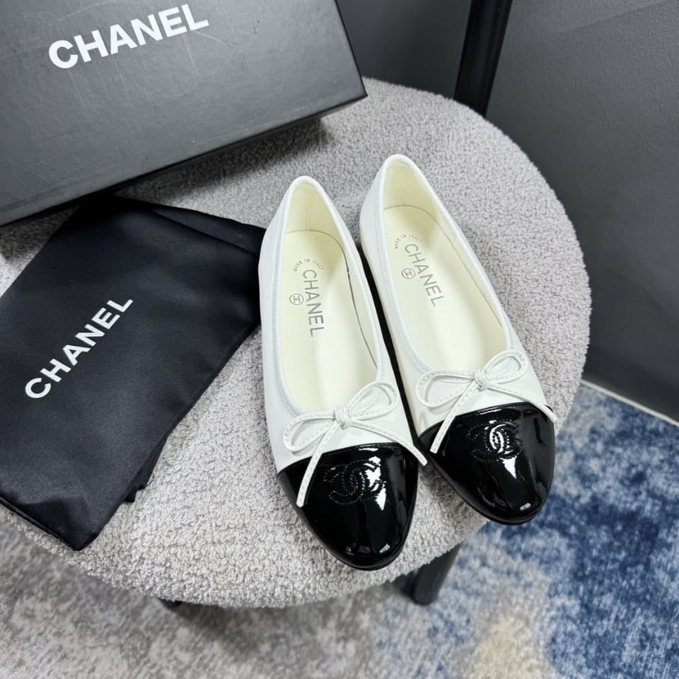 Chanel Ballerina Flat Shoes In White view 3