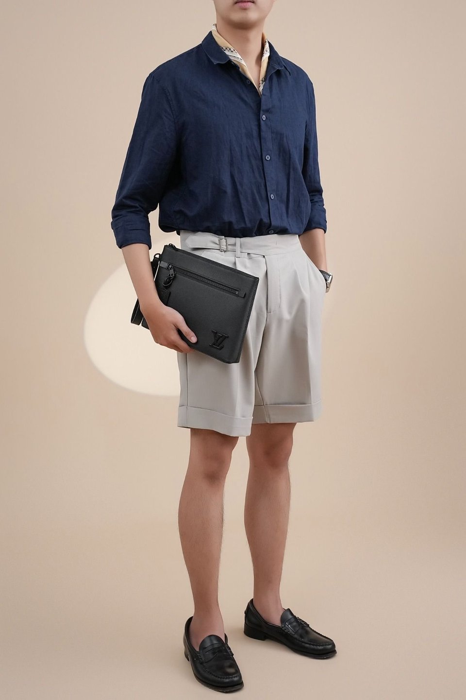 Louis Vuitton Takeoff Pouch Black 30Cm M69837 view 16