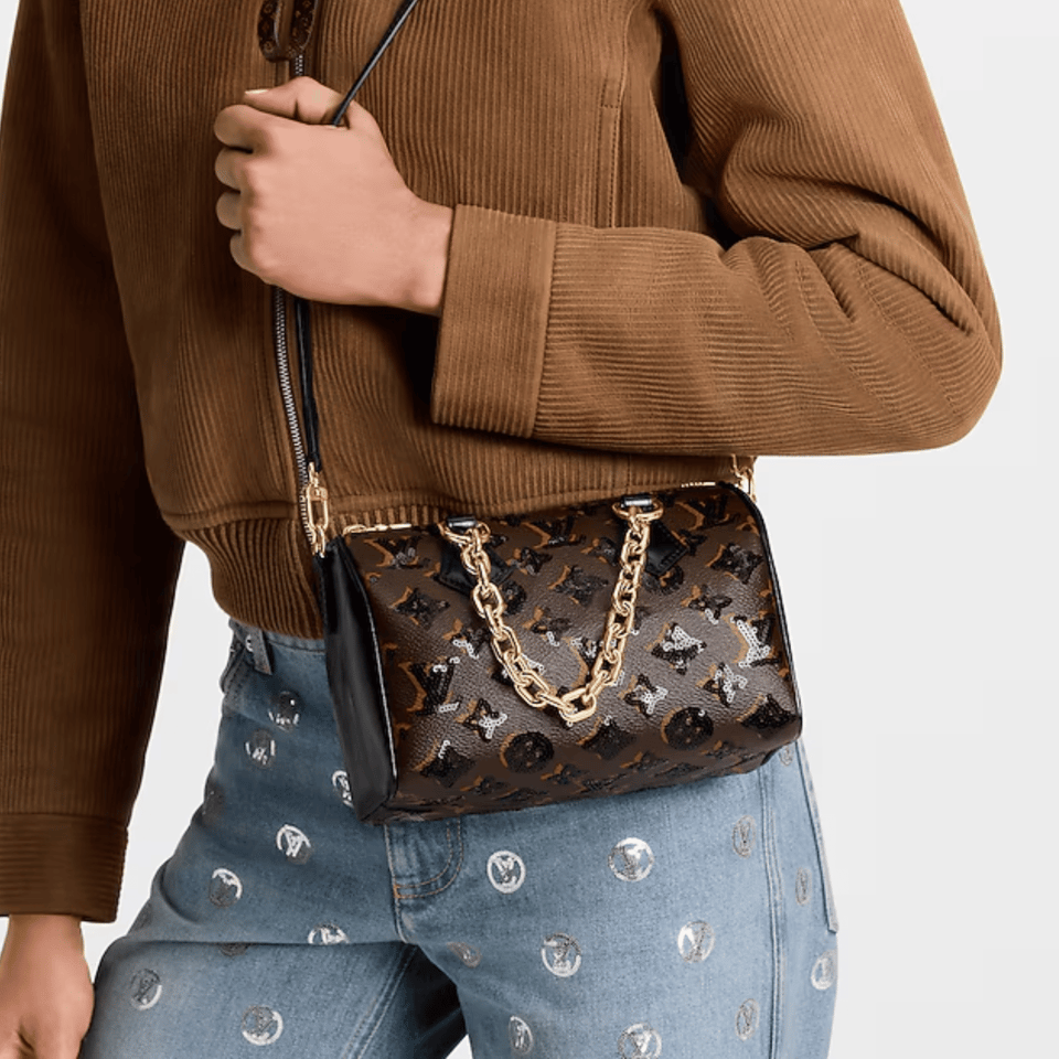 Louis Vuitton Monogram Chain Barrel Bag 21cm/81in M26314 view 3