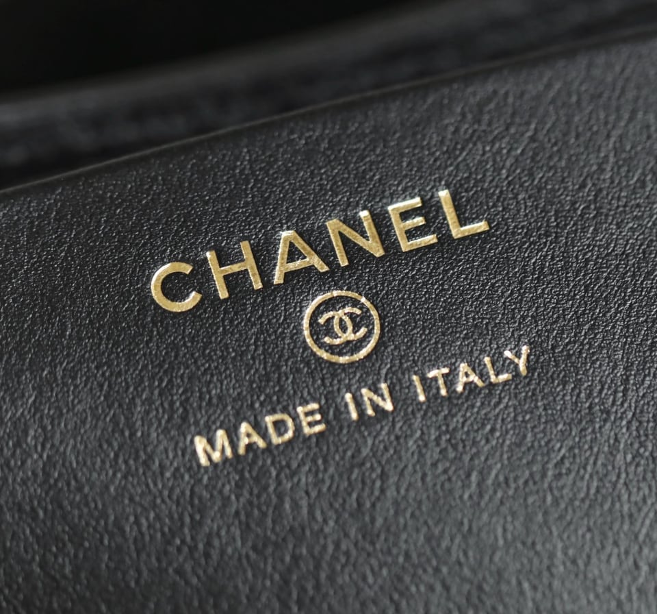 Chanel Crossbody Bag Black 20cm/ 7.9in view 8