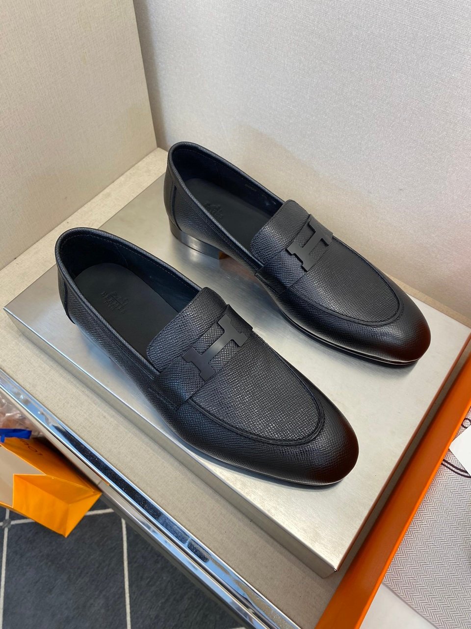 Hermès H-Buckle Polished Black Leather Loafers for Men view 3