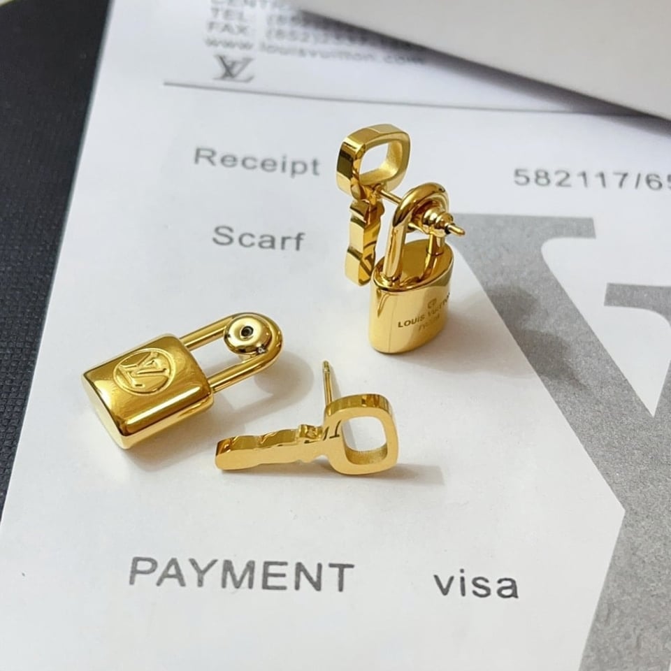 Louis Vuitton Lock It Earrings Gold view 4