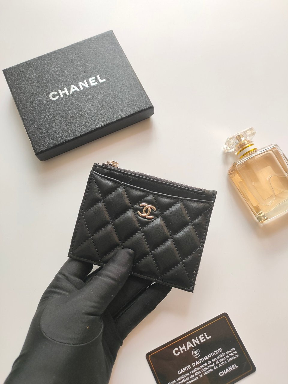 Chanel Zipped Card Holder 11.5 Black Calfskin Gold Icon view 3