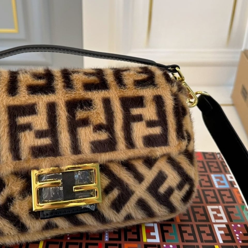 Fendi Baguette Sheepskin Bag Brown 26Cm view 8