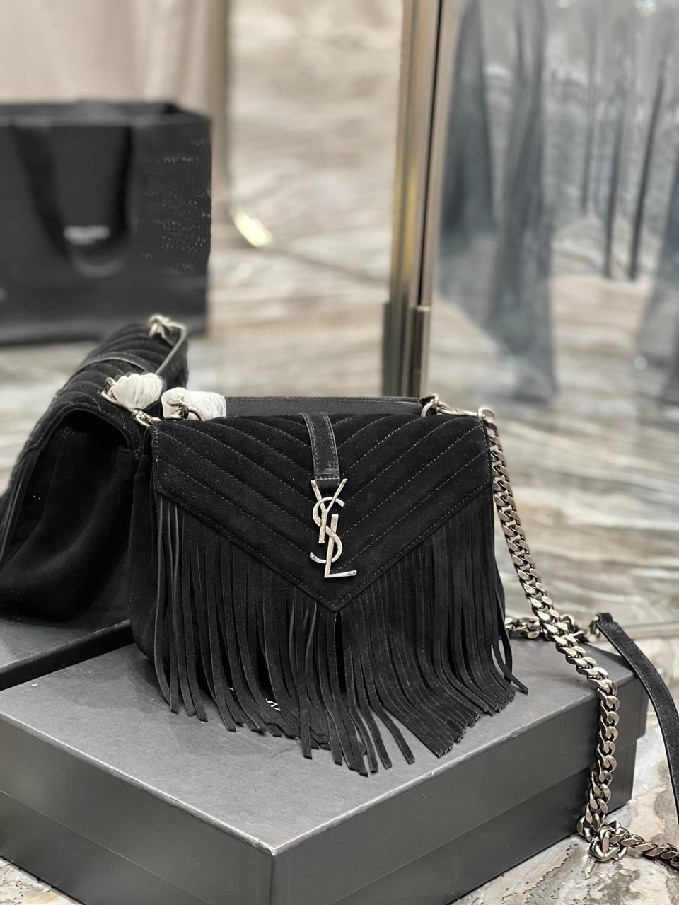 Saint Laurent College Medium Suede Shoulder Bag Black 24Cm view 5