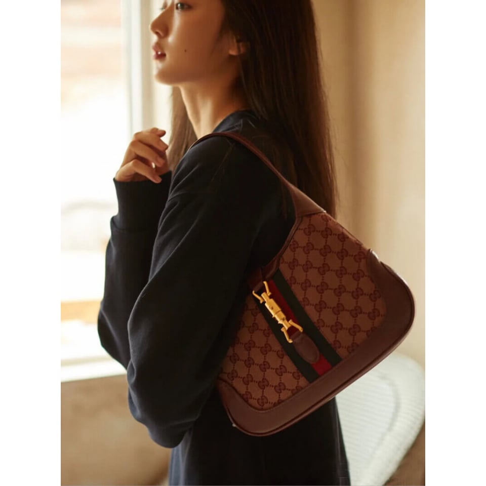 Gucci Jackie 1961 Small Shoulder Bag in Burgundy GG Canvas 28cm view 7