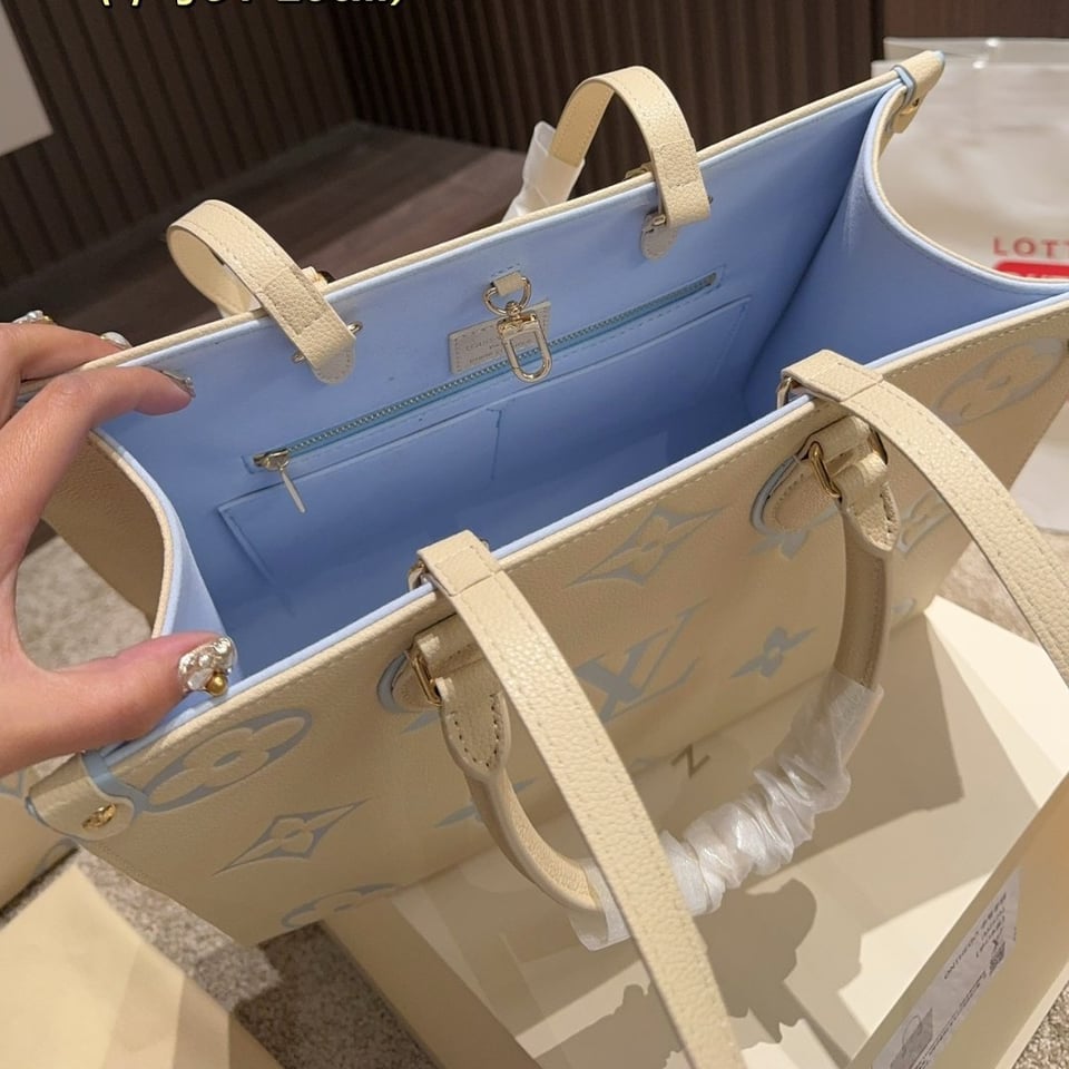 Louis Vuitton Onthego Pm Candy Blue 25Cm M46833 view 7