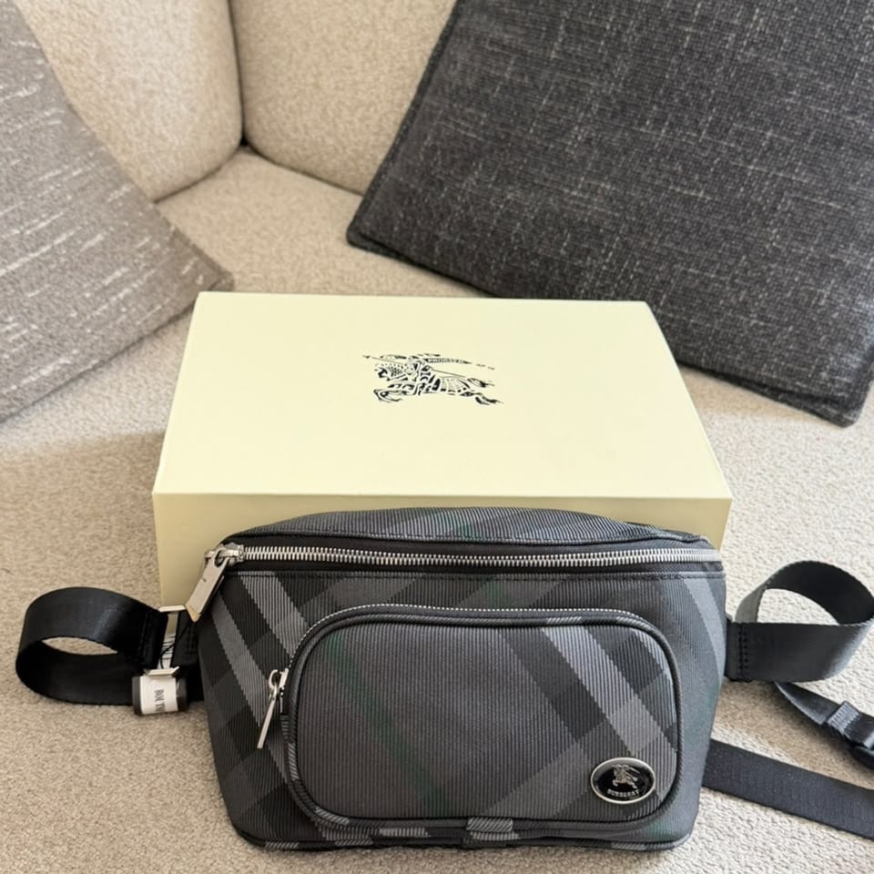 Burberry Gray ML Heritage Bag view 3
