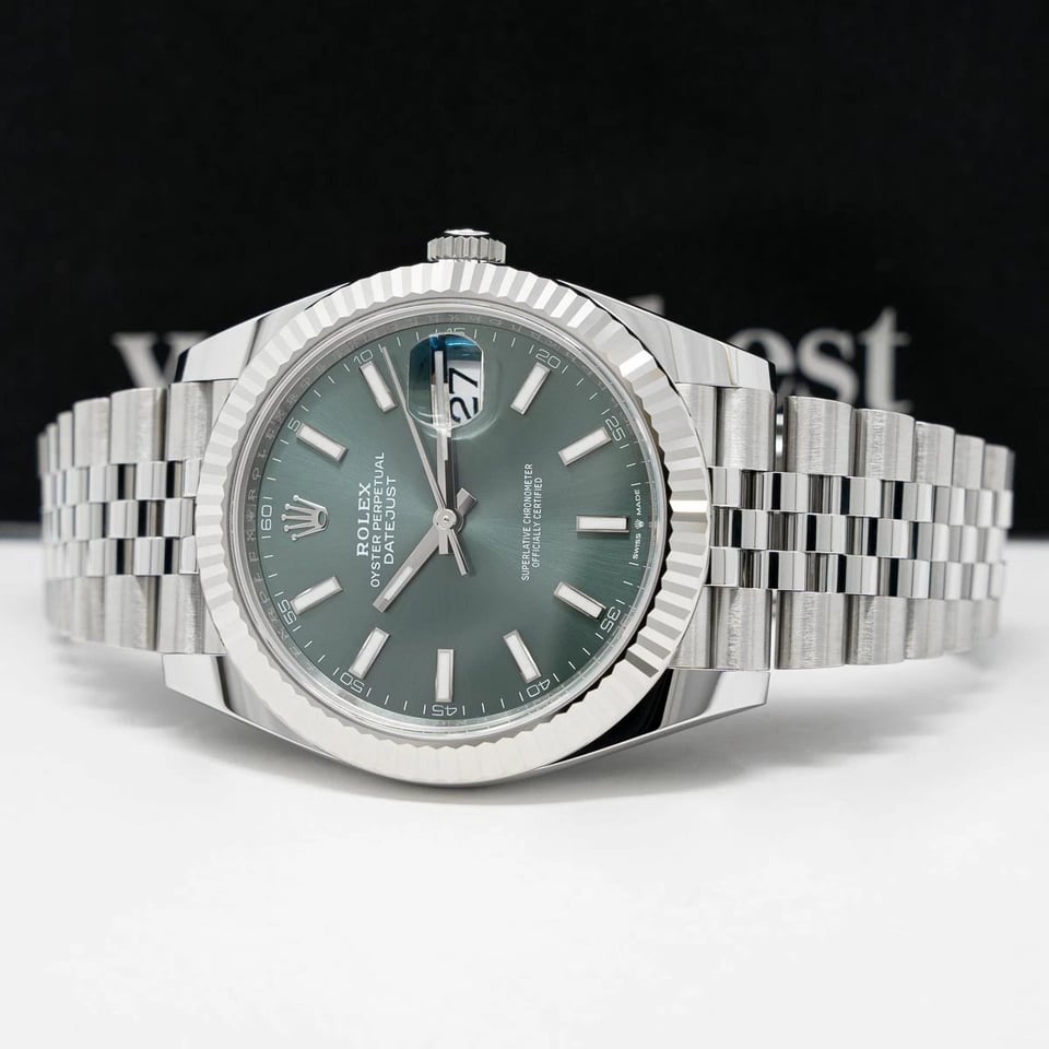Rolex Datejust 41mm Green Dial 126334 Jubilee view 8