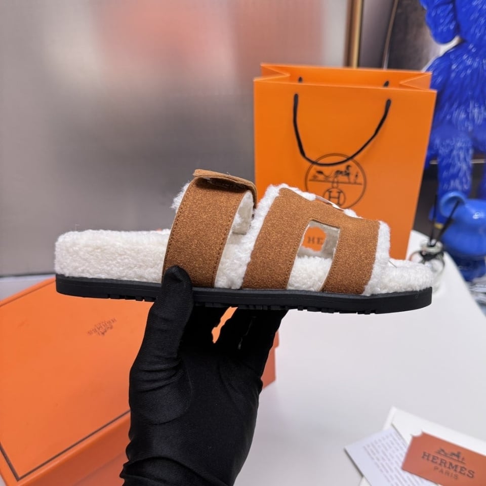 Hermes Chypre Sandal Smoky Brown And Ecru H222929Zhe5420 view 5