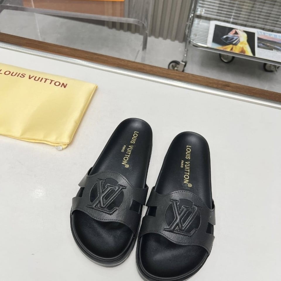 Louis Vuitton Isola Flat Comfort Mule Black 1Acpci view 3