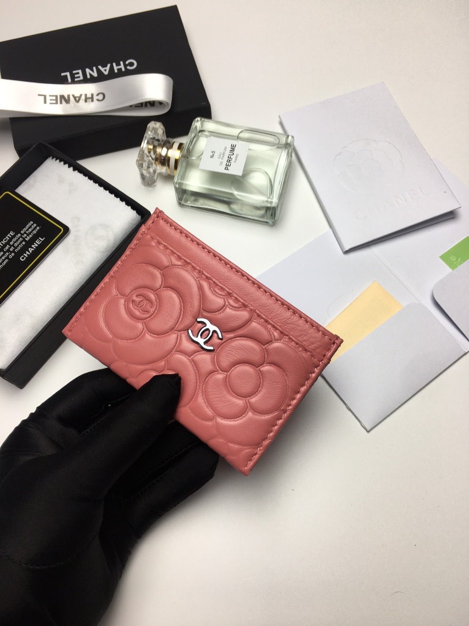 Chanel Floral Card Holder 11.2 Coral Calfskin Silver Icon view 3