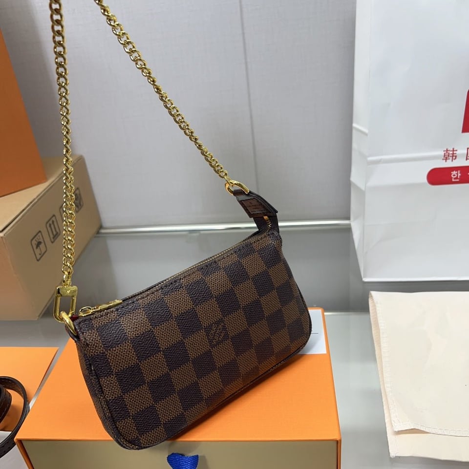 Louis Vuitton Pochette Accessoires Damier Ebene 17Cm With Chain N58009 view 3