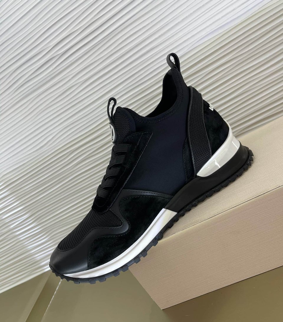 Louis Vuitton Run Away Sneaker Black 1A9Er7 view 4