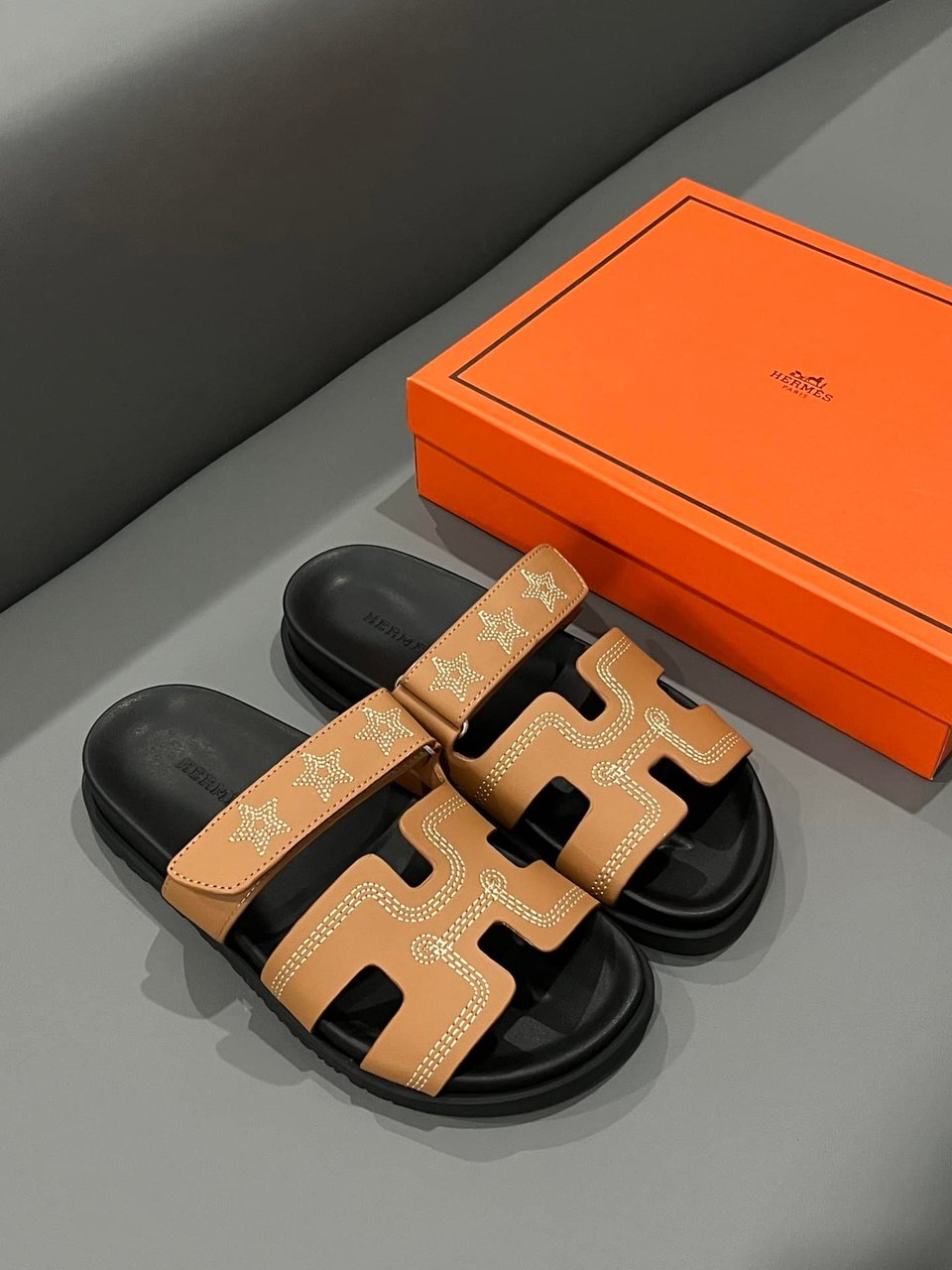 Hermes Chypre Sandal Star Stitched Naturel H232142Z A3350 view 3