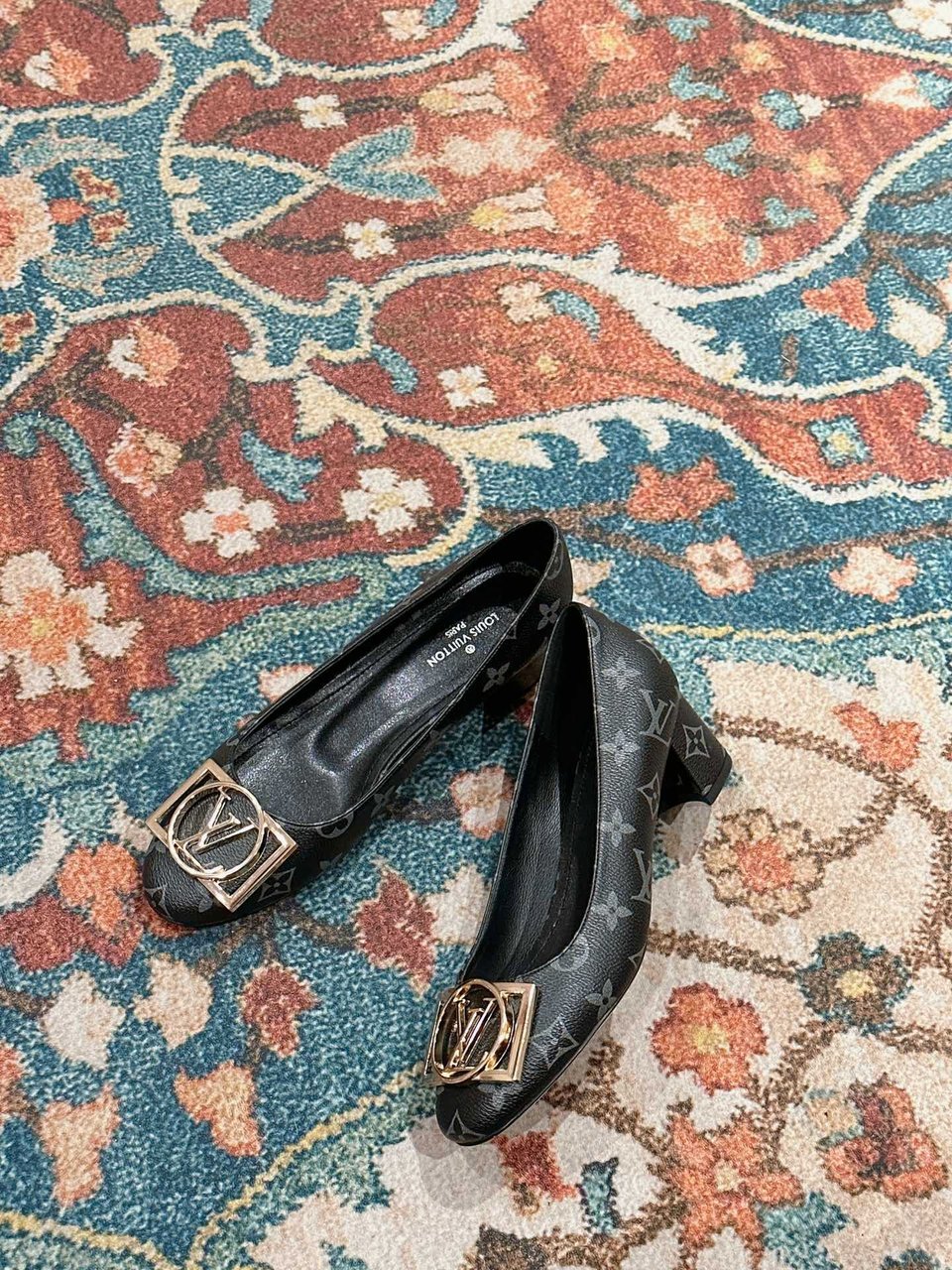 Louis Vuitton Madeleine Pumps Monogram Black view 9