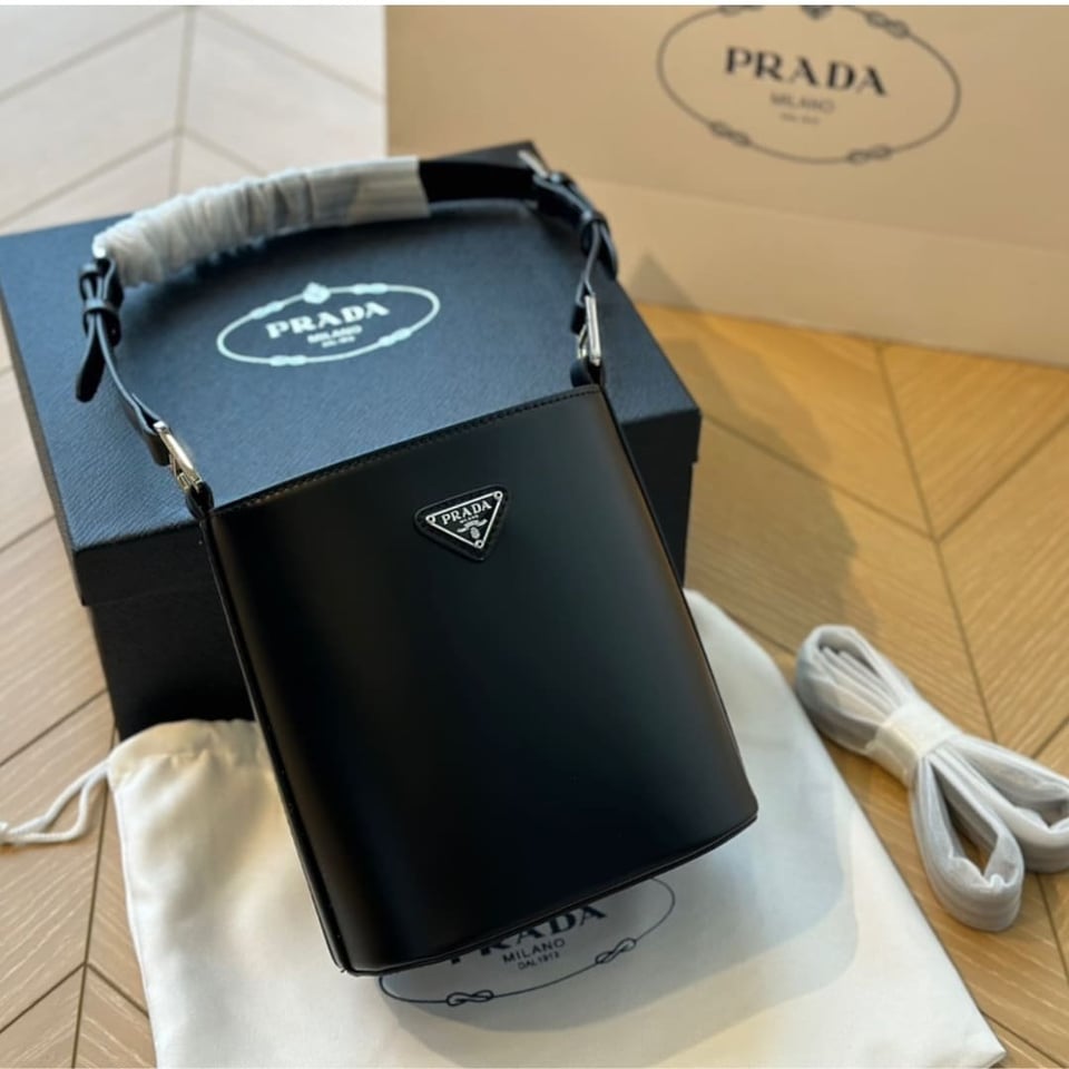 Prada Spazzolato Bucket Bag Black 17Cm view 3