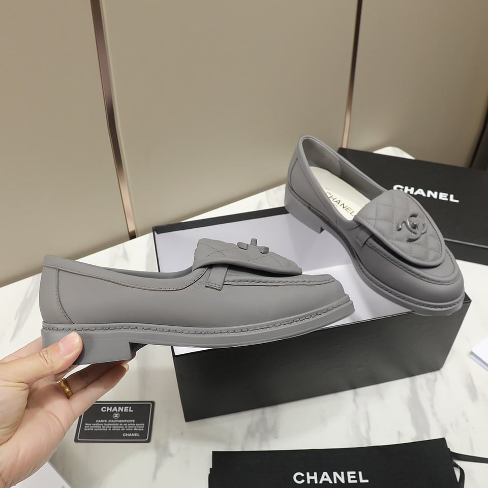 Chanel Cc Nib Turnlock Moccasins Flat Loafers Grey view 7