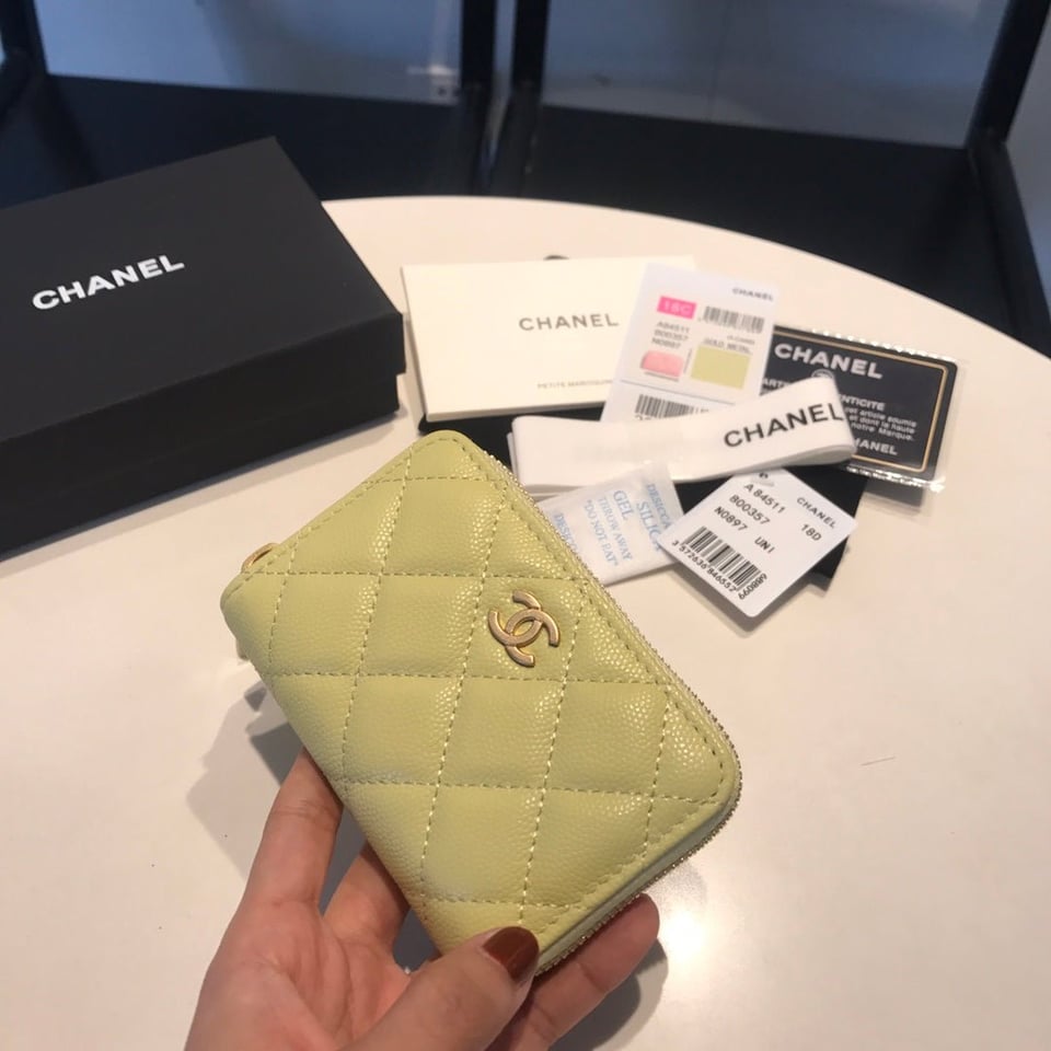 Chanel Zipped Caviar Purse 11 Light Yellow Calfskin Gold Icon view 3