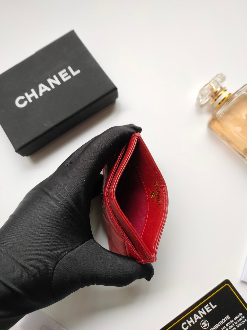 Chanel Card Holder 11.2 Crimson Calfskin Gold Icon view 5