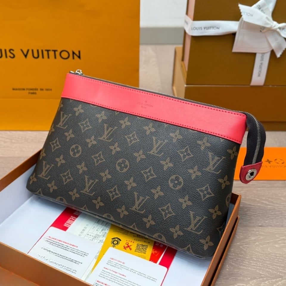 Louis Vuitton Pochette Voyage Souple Bag Pink 29Cm M13356 view 3
