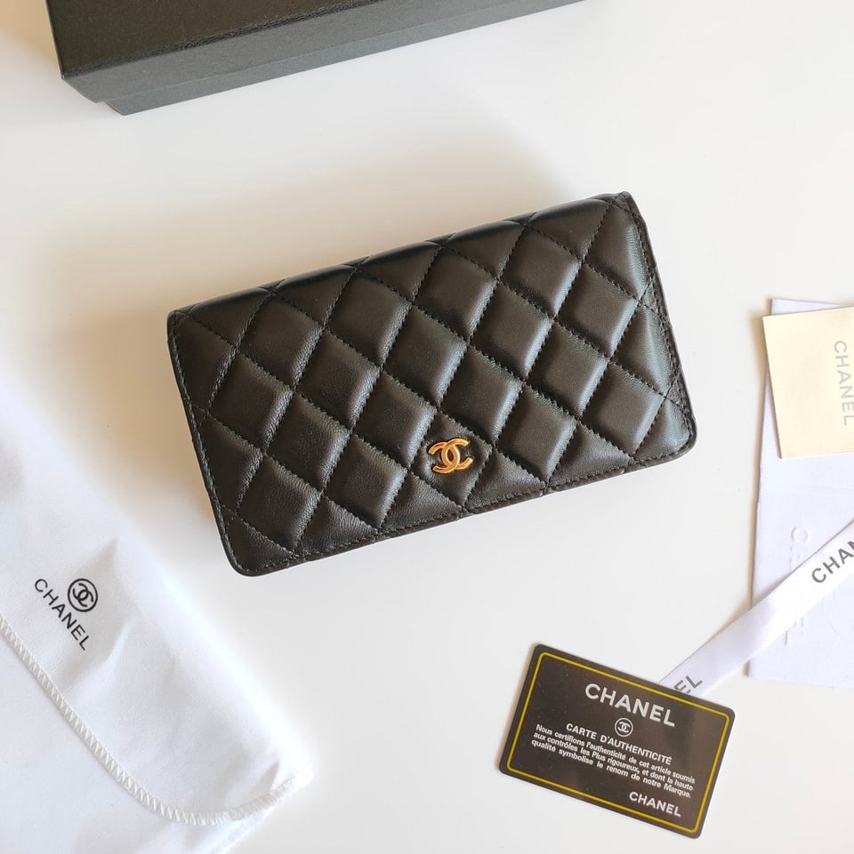 Chanel Zipped Long Purse 19 Black Calfskin Gold Icon