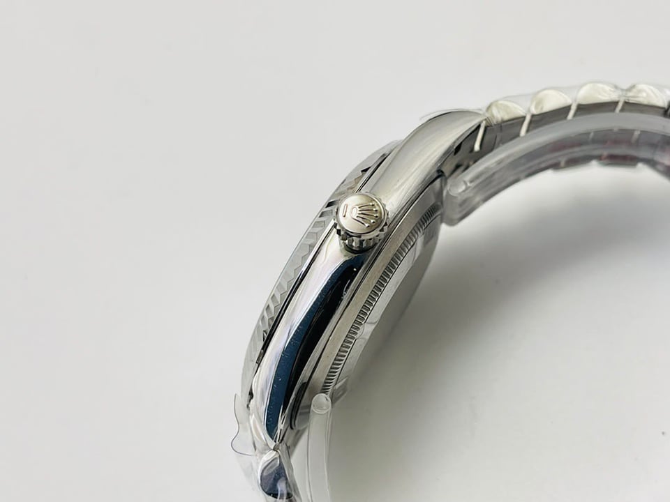 [Super Clone] Rolex Datejust 41mm Blue Dial 126334 Jubilee view 4