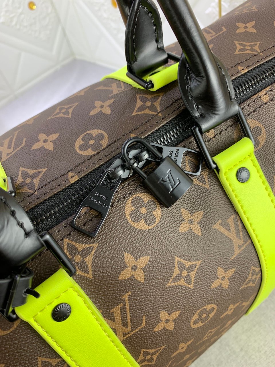 Louis Vuitton Keepall Bandoulire 50 Brown And Chartreuse Macassar Canvas M45866 view 4