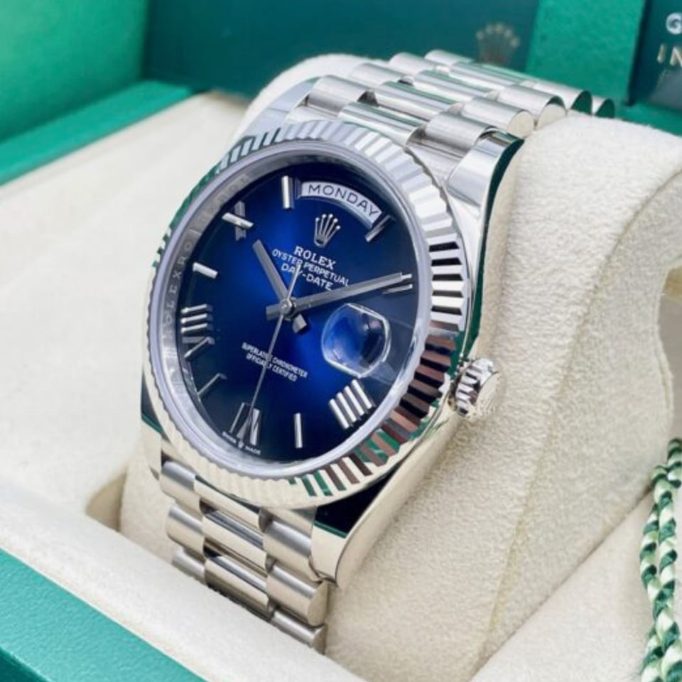 [Superclone] Rolex Day-Date 36mm Blue Ombré Dial President 128236 view 3