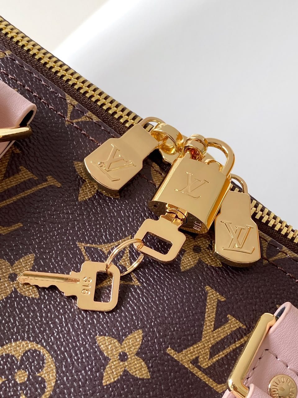 Louis Vuitton Keepall Bandoulière 45cm/17.7in Monogram Coated Canvas M25822 view 8