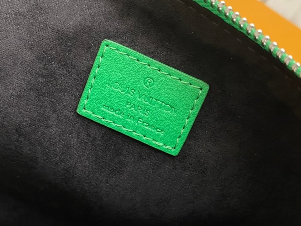 Louis Vuitton Coussin Motion Green 26Cm view 9